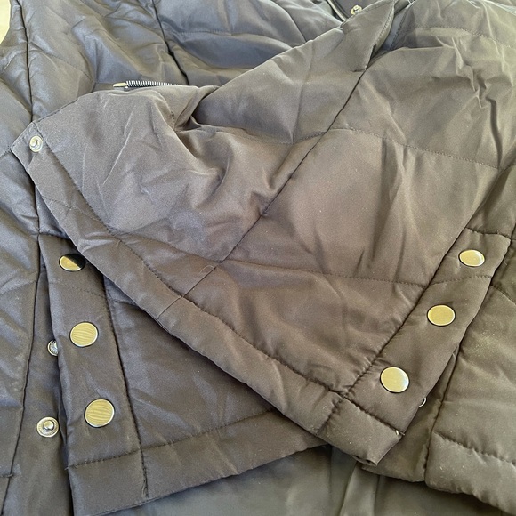 Vest - Picture 2 of 10